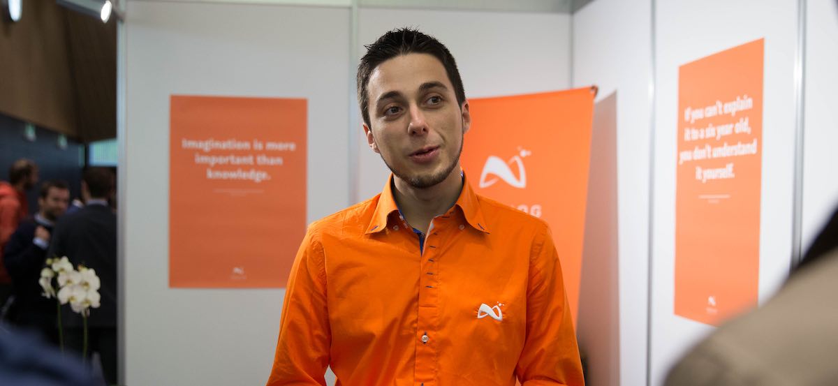 David représentant Nothing au Forum EPFL en 2016.